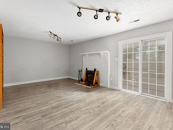 5th image of 3080 Tecumseh Ct