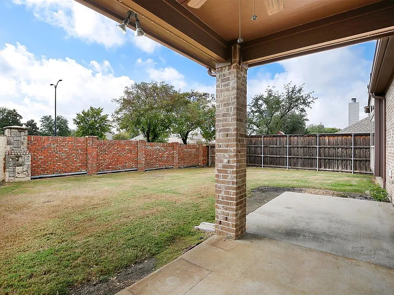 1087 Sahallee Dr — Photo 31