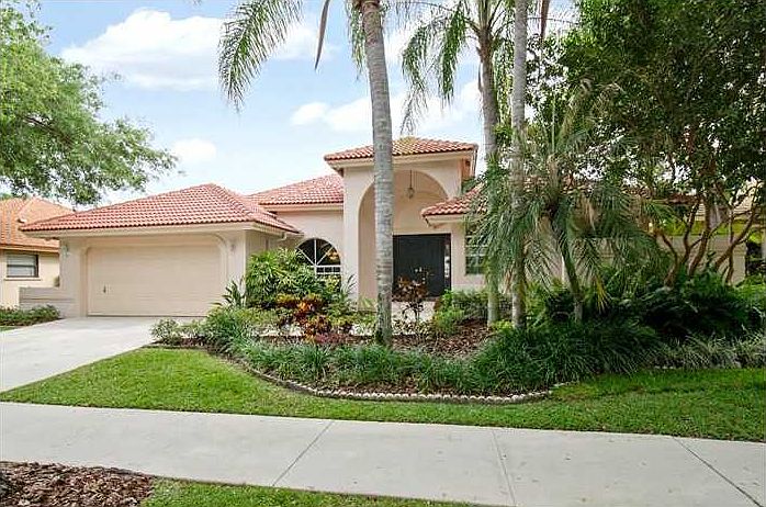 1st image of 1015 Fairfax Ln