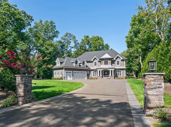 383 Vanderbilt Parkway, Dix Hills, NY 11746