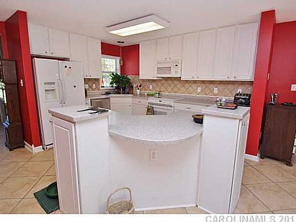 4th image of 6336 Big Horn Ln