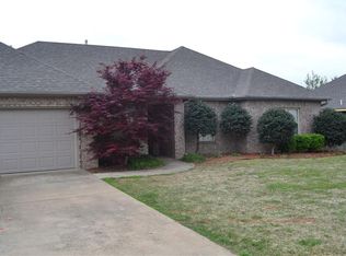 2745 W Sauter Ln, Fayetteville, AR 72704