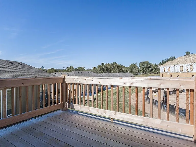 Parkway Oaks Townhomes and Duplexes — Photo 65