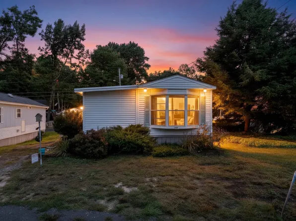 14 Averill Circle, Danville, NH 03819
