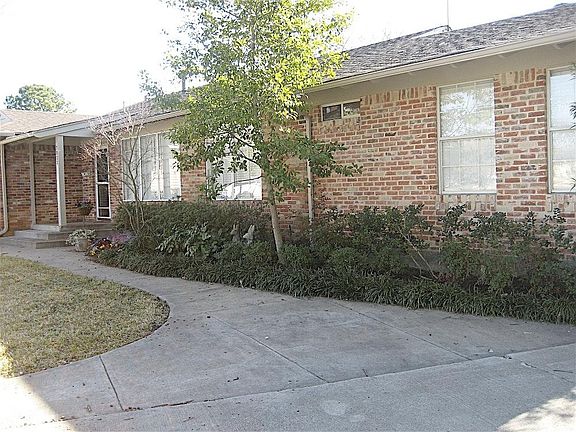 Front yard right