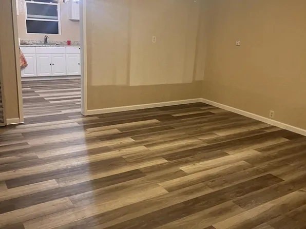 381 E Oakland Street, Farmersville, CA 93223