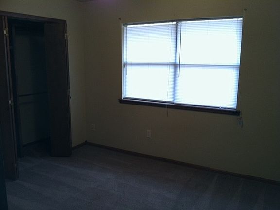 5th image of 512 Merrill Dr