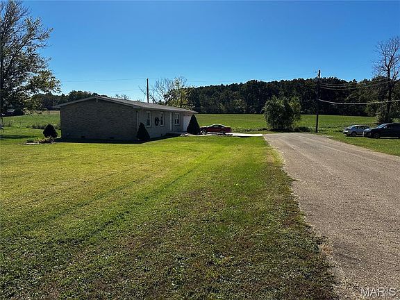 3rd image of 512 Odell Ave