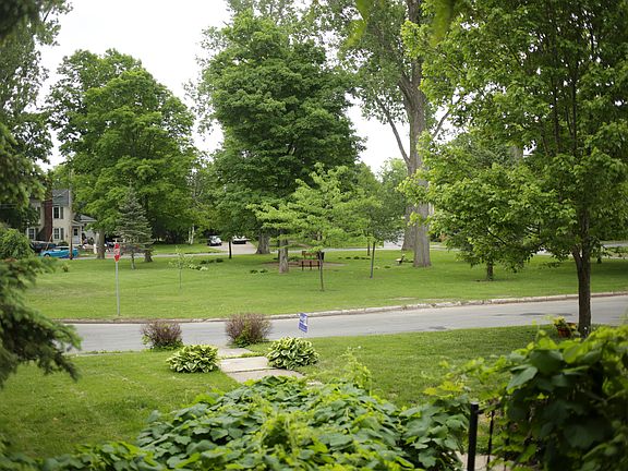 5th image of 4 Elm Cir