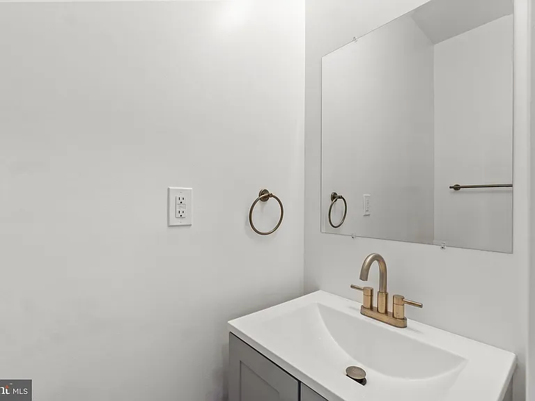 1008 Boyd St — Photo 12