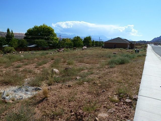 2nd image of 596 Doc Allen Dr