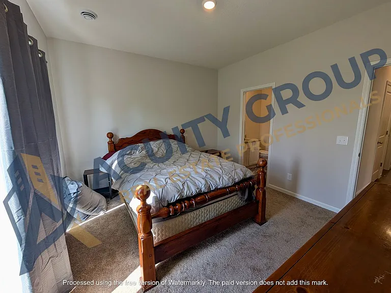 501 Redwood St N — Photo 21