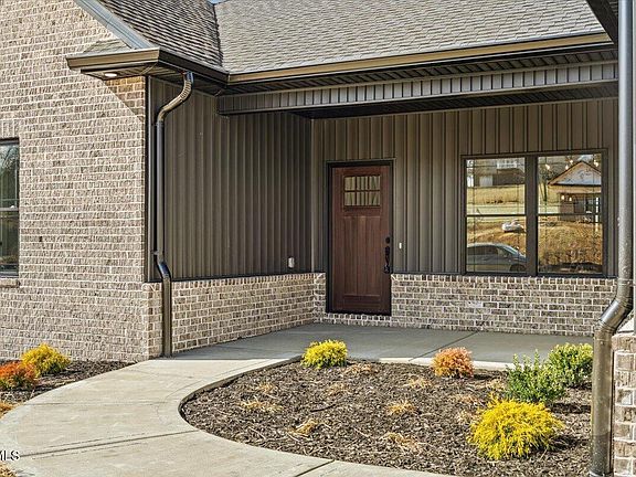 2nd image of 463 Middays Rst