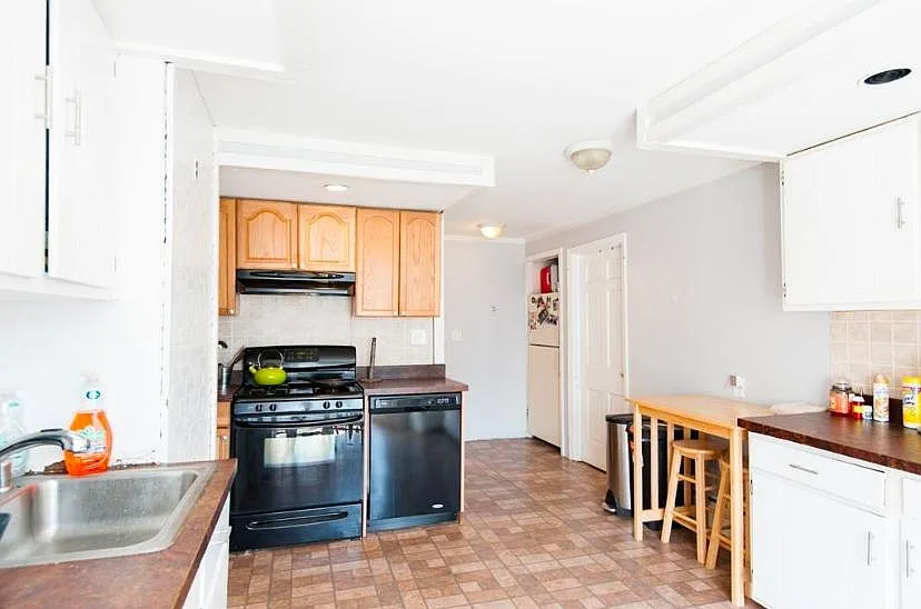 837 1/2 E 2nd St #1