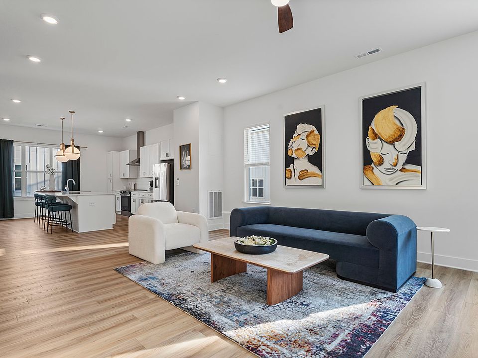 2nd Floor Living/Kitchen