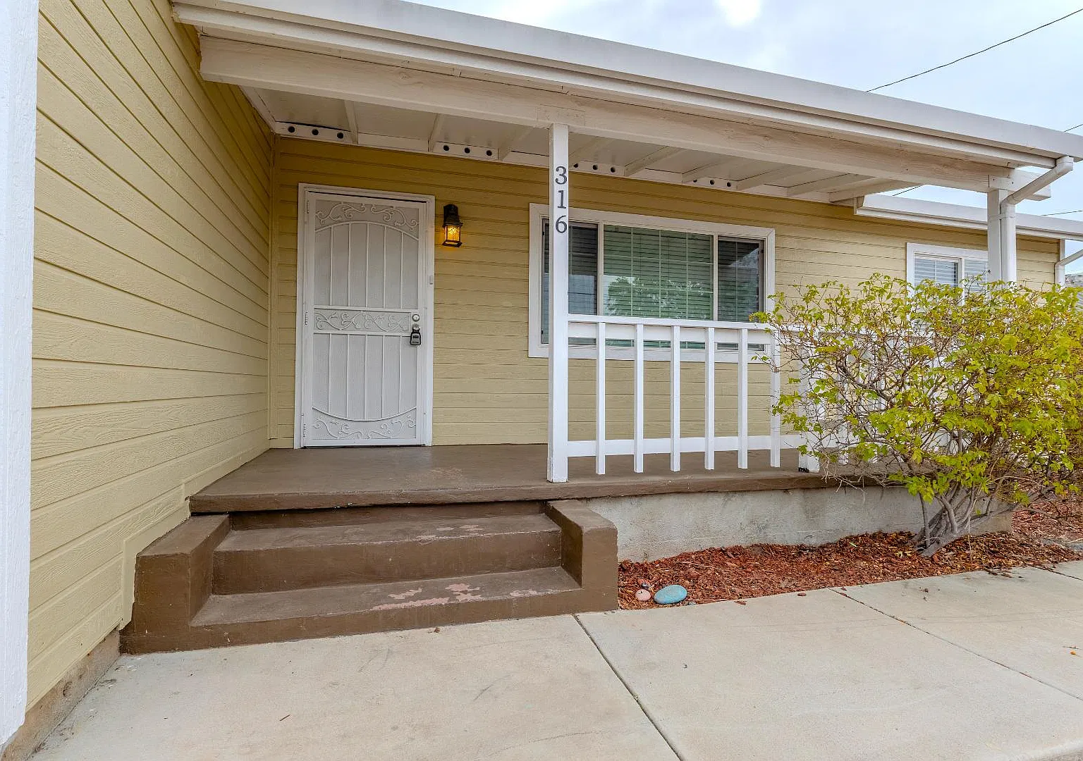 316 N Walnut St — Photo 2