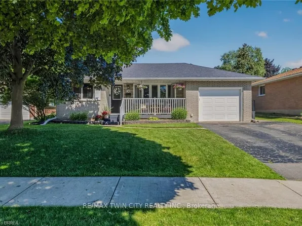 38 Brier Park Rd, Brantford, ON N3R 3P7