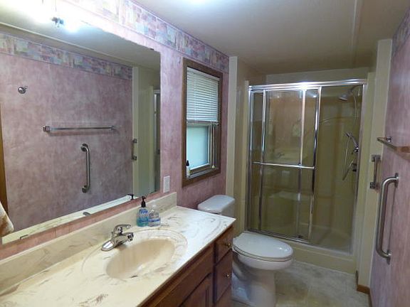 5th image of 318 Dartmoor Dr