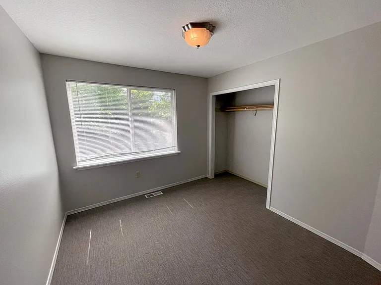 5011 N Syracuse St #B — Photo 9