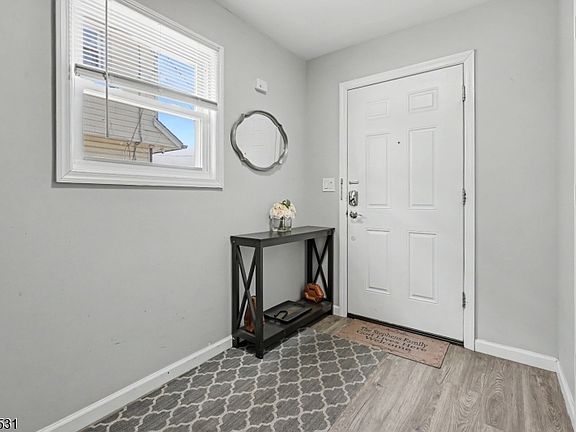 2nd image of 509 Church Pl