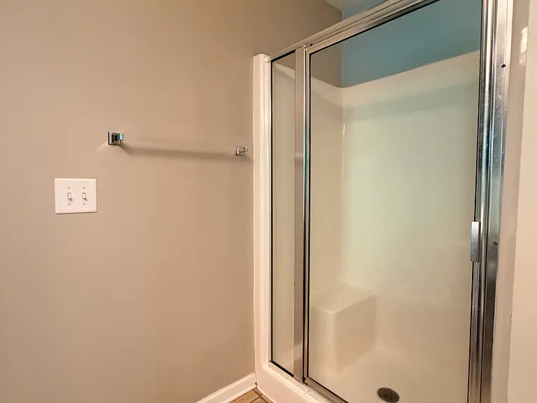 4566 Woodway Dr — Photo 38