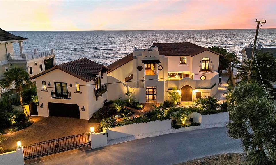 1st image of 121 N Casey Key Rd