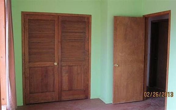 5th image of 207 Thomas Ct