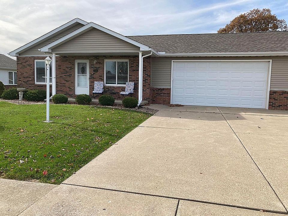 1st image of 1120 Breezeway Dr