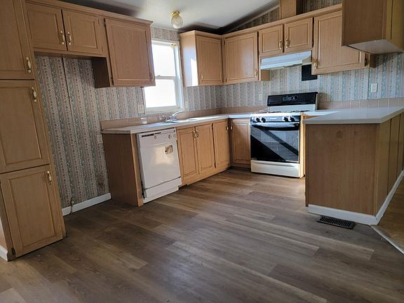 5th image of 13300 McFarland St