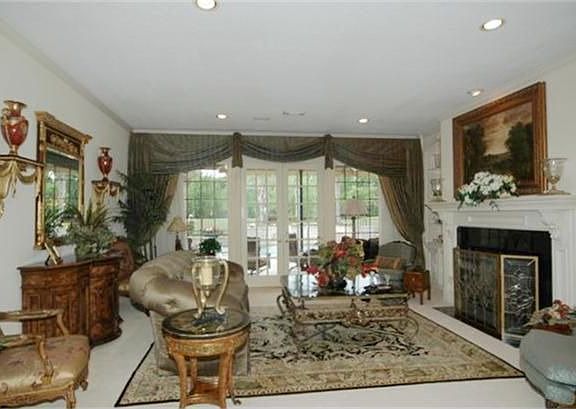 4th image of 3015 Acorn Wood Way