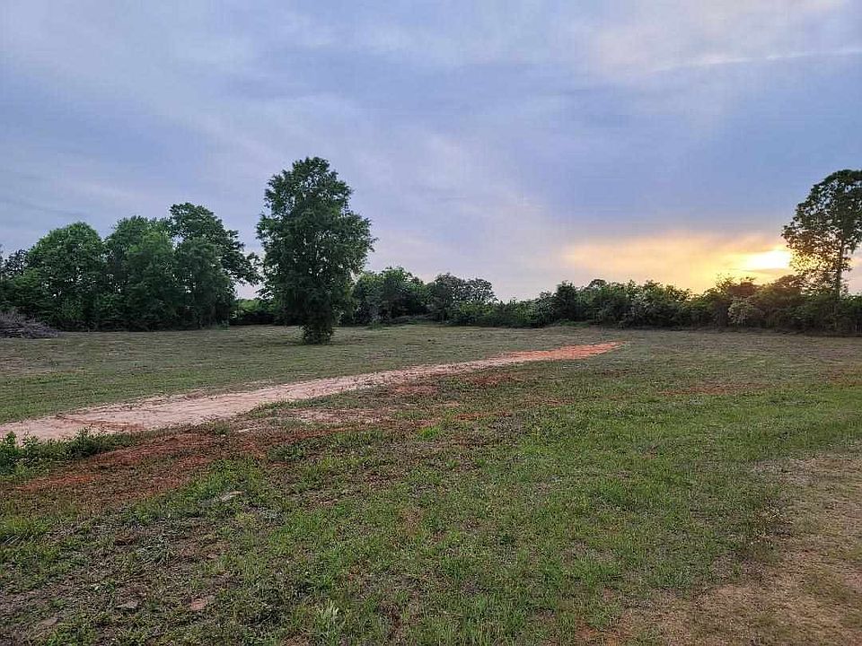2nd image of 297 Arena Rd
