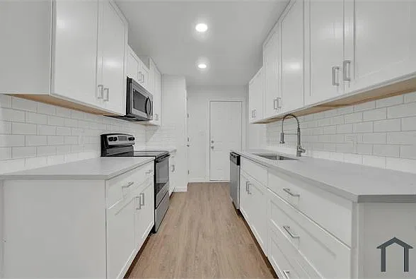 4 bed, 1467 sqft, $1,999 — Photo 3