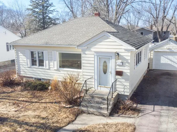 127 E St, Marshall, MN 56258