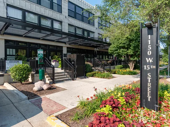 1150 W 15th St Unit 401, Chicago, IL 60608