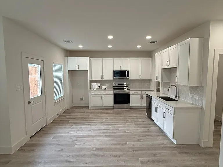 144 Pinkie Holmes Dr — Photo 2