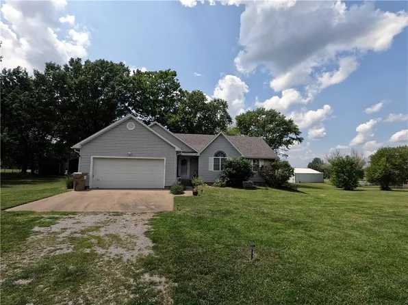 16312 S 1383rd Rd, Nevada, MO 64772
