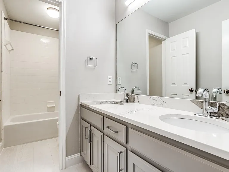 6415 Day Spring Dr — Photo 27