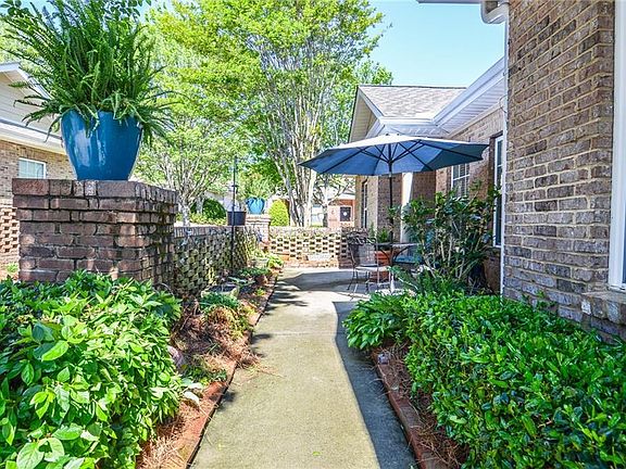5th image of 149 Villa Park Cir