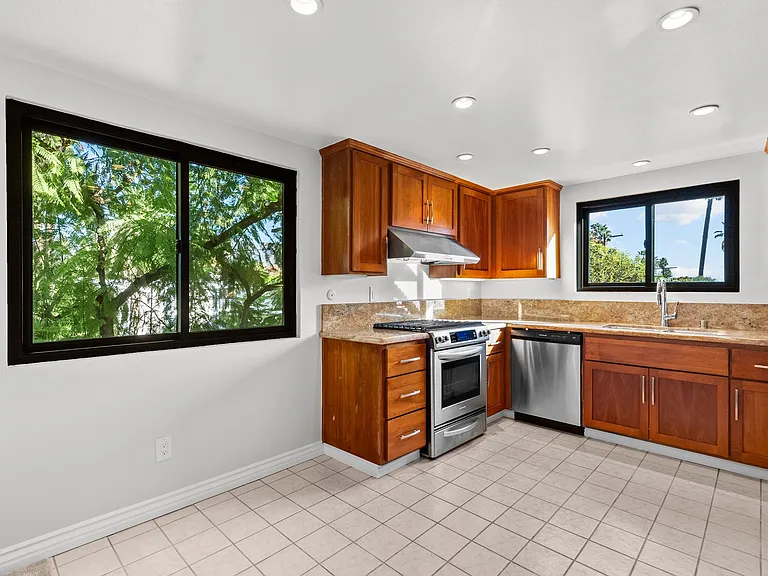 330 W California Blvd — Photo 35