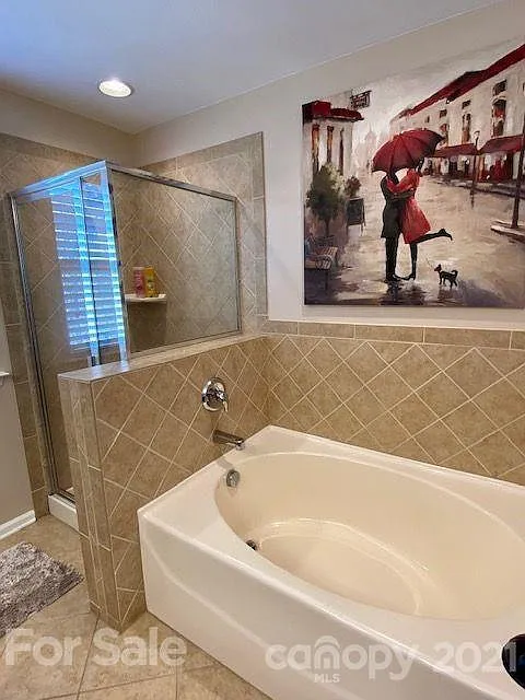 4 bed, 2306 sqft, $2,300 — Photo 3