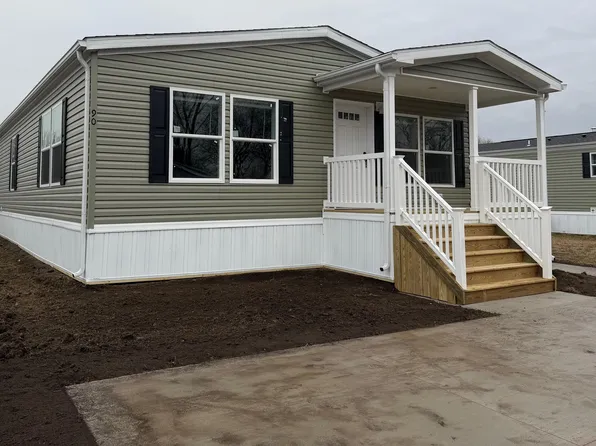 90 Chesterfield St, Erie, MI 48133
