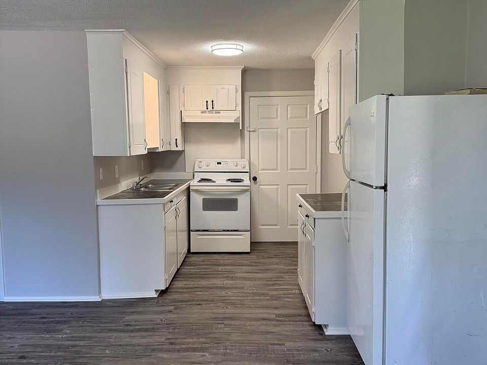 1st image of 477 W Broad St