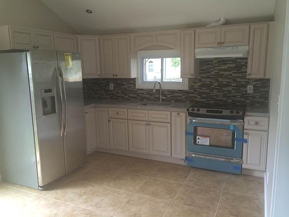 3rd image of 6 Meadow Dr