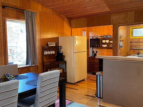 2nd image of 3164 Sunnywood Dr