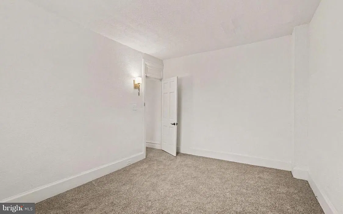 3 bed, 1.0 bath, 1800 sqft, $1,500 — Photo 4