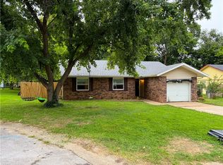 1019 W School St, Siloam Springs, AR 72761