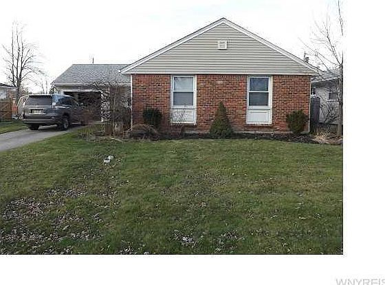 1st image of 16 Broadmoor Dr