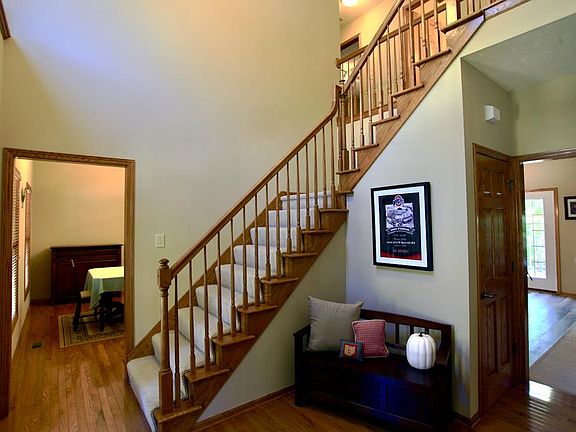 4th image of 178 Applewood Dr