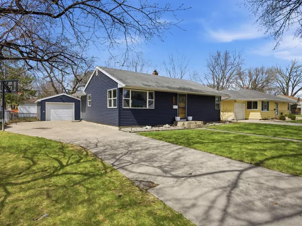 2310 9th St N, Fargo, ND 58102