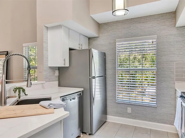 9130 Lake Chase Island Way #9130 — Photo 10